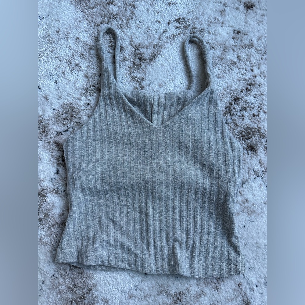 Grey knit crop tank